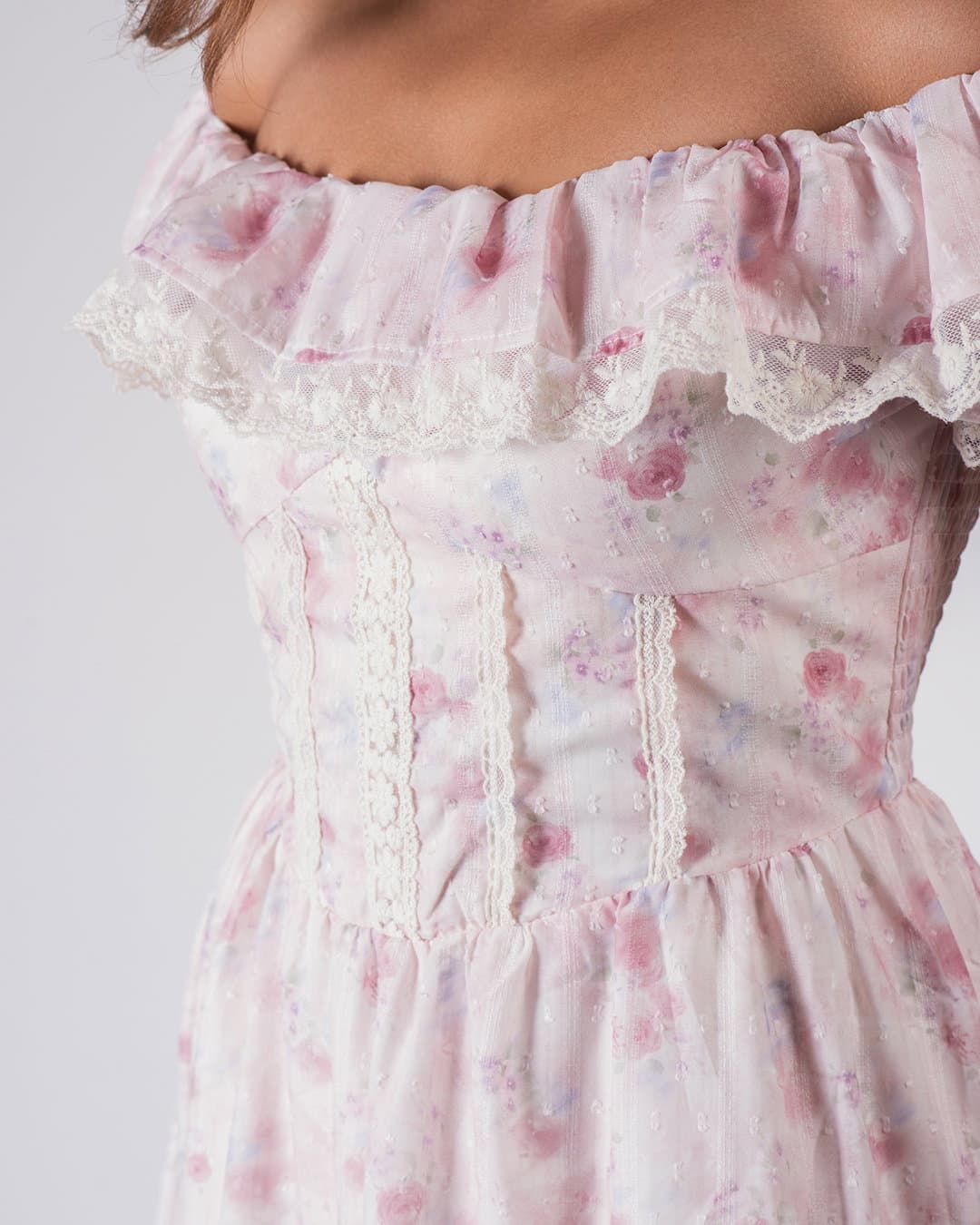 https://cdn.greencloudpos.com/disel.lk/product/CAMILAMIDIDRESSPink%E2%80%A2S-1-1781615850144-29.jpg